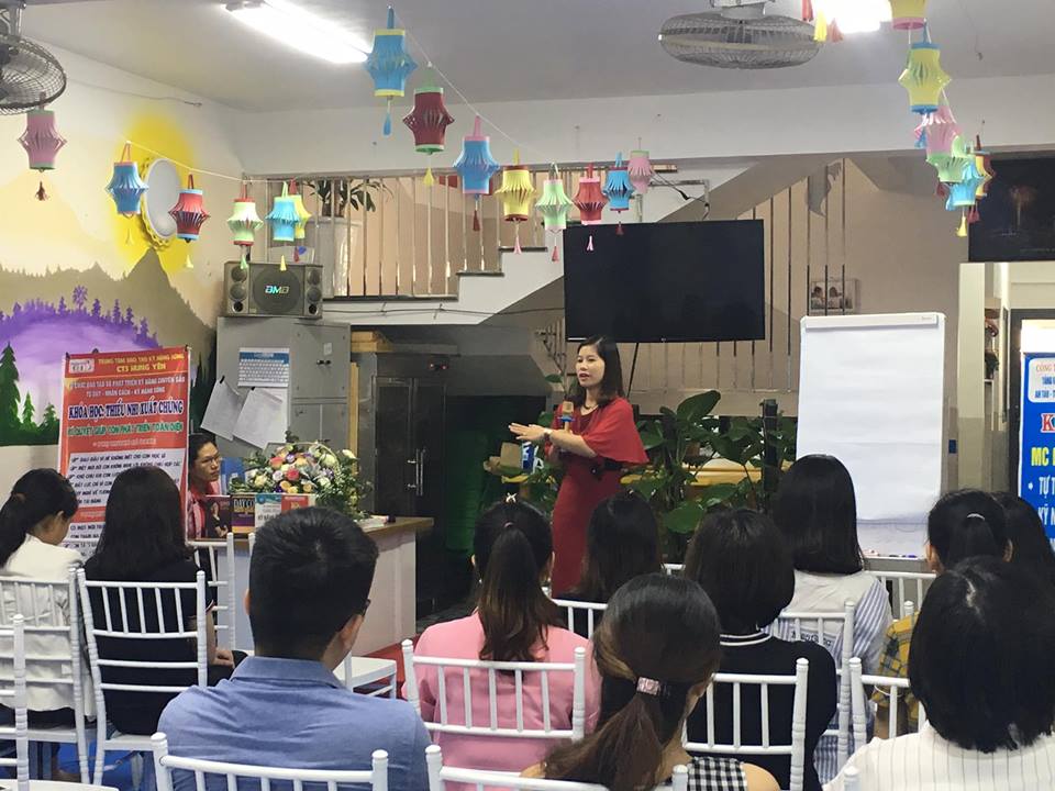 Làm sao để trẻ có được sự phát triển đột phá trong tư duy và kiến thức cuộc sống - những chia sẻ của cô giáo Trịnh Minh Tâm, giám đốc trung tâm CTS Hưng Yên